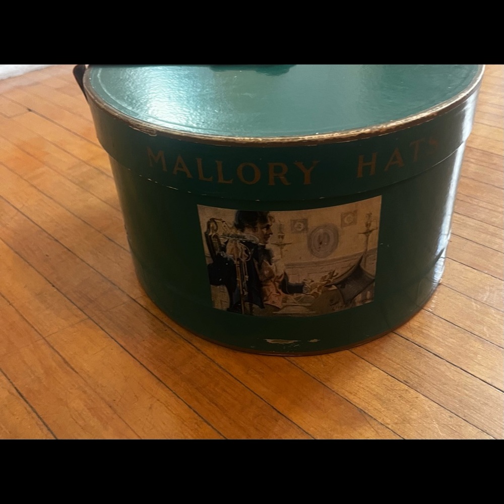Vintage Mallory Hat Box